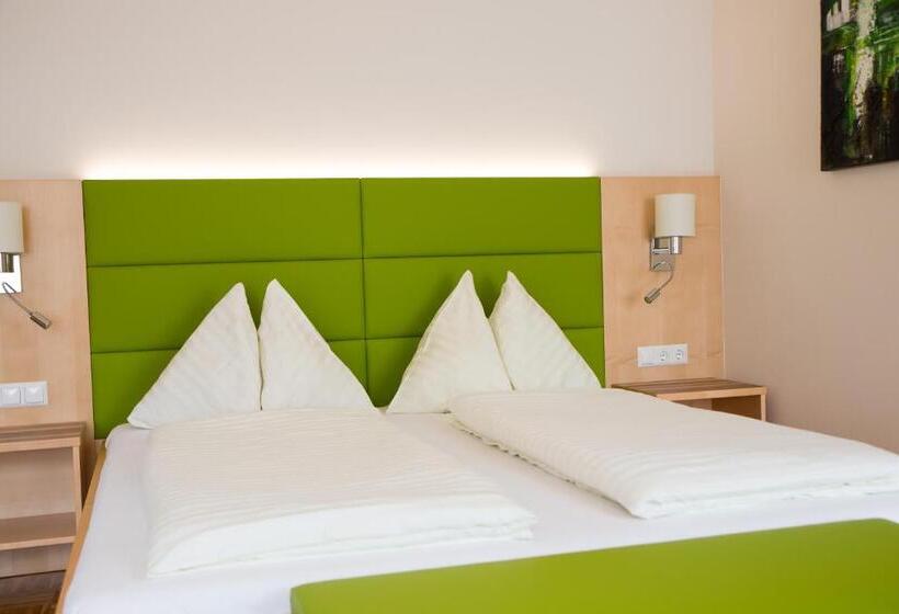 غرفة قياسية, Restaurant Thadeushof