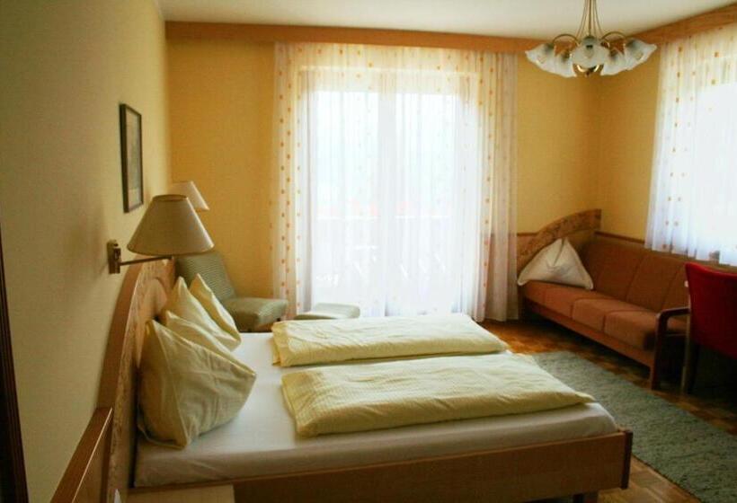 غرفة قياسية, Restaurant Thadeushof