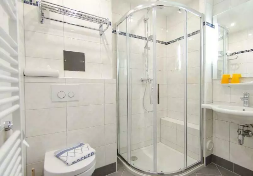 Habitación Estándar, Rosner