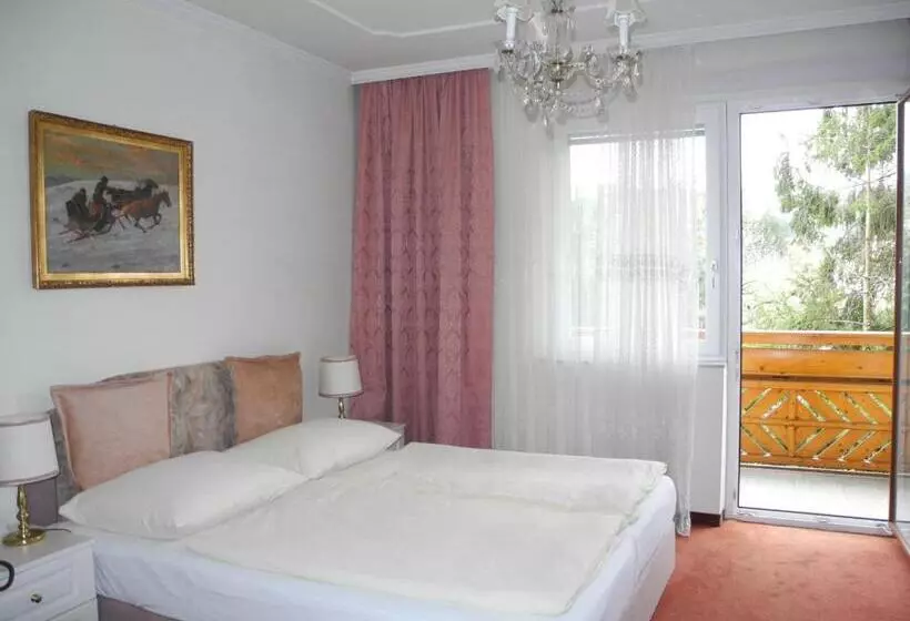 Habitación Estándar con Balcón, Rosner