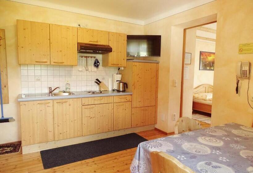 1 Bedroom Apartment Lake View, Sunnhof