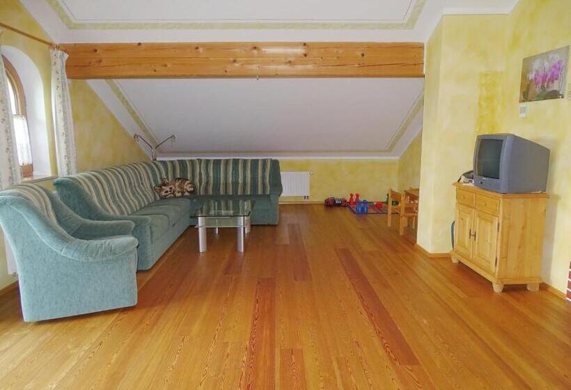 شقة غرفتين نوم مزودة بشُرفة, Sunnhof