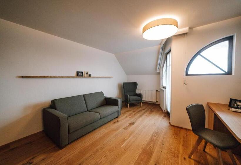 جناح ديلوكس, Mein Hotel Fast