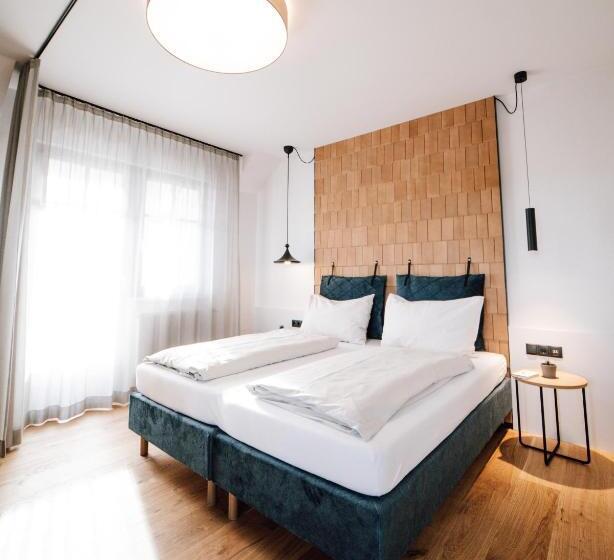 جناح ديلوكس, Mein Hotel Fast