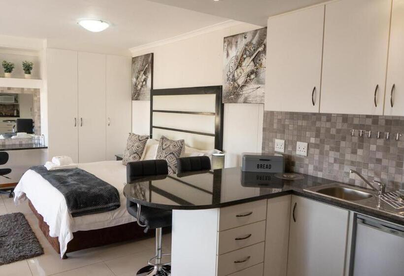 Семейный Номер, Bartnique Guesthouse