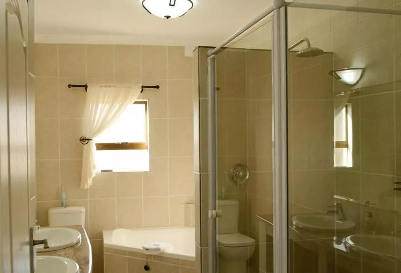 1 Bedroom Penthouse Apartment, Bartnique Guesthouse