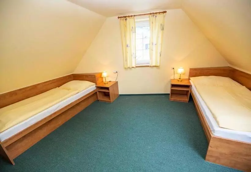 Standard Neljän Hengen Huone, Pension Ka.pr