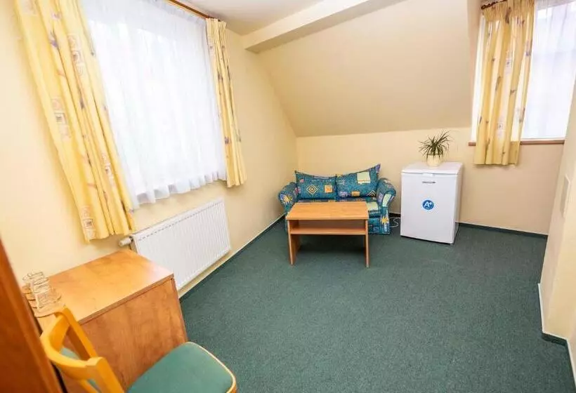 Standard Neljän Hengen Huone, Pension Ka.pr