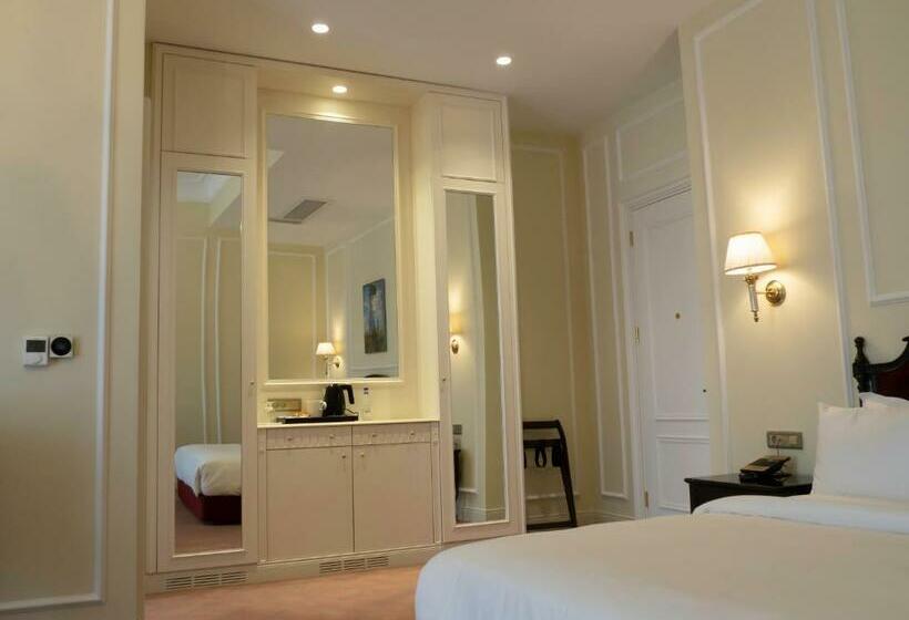 اتاق لوکس با تخت بزرگ, Anim Boutique