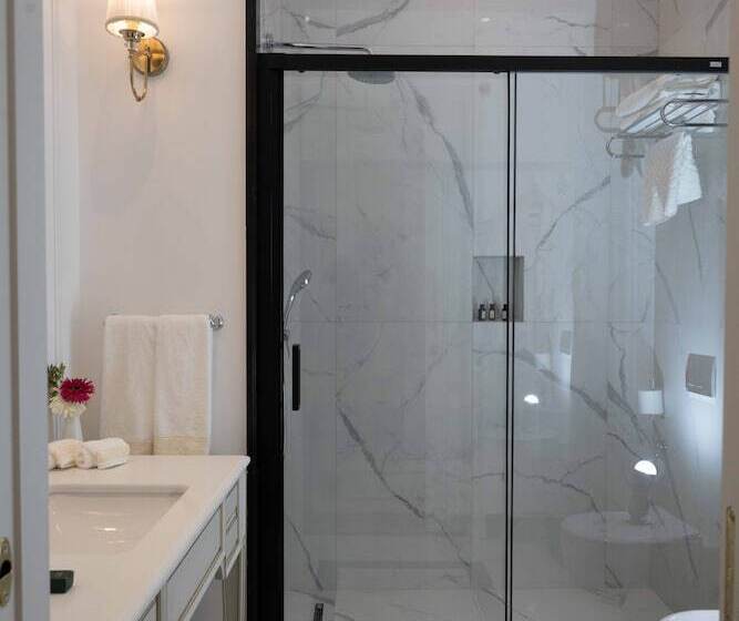 اتاق لوکس, Anim Boutique