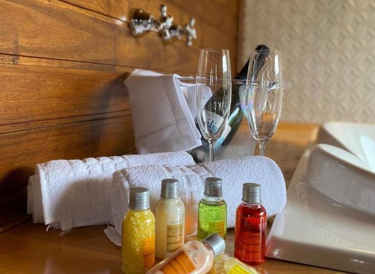 اتاق لوکس, Chão De Estrelas Cabanas