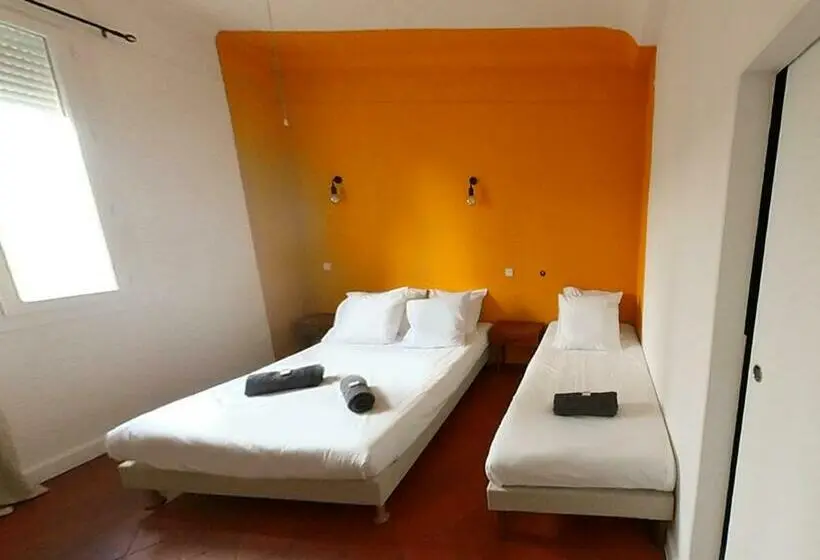 ファミリールーム, La Casa Dina