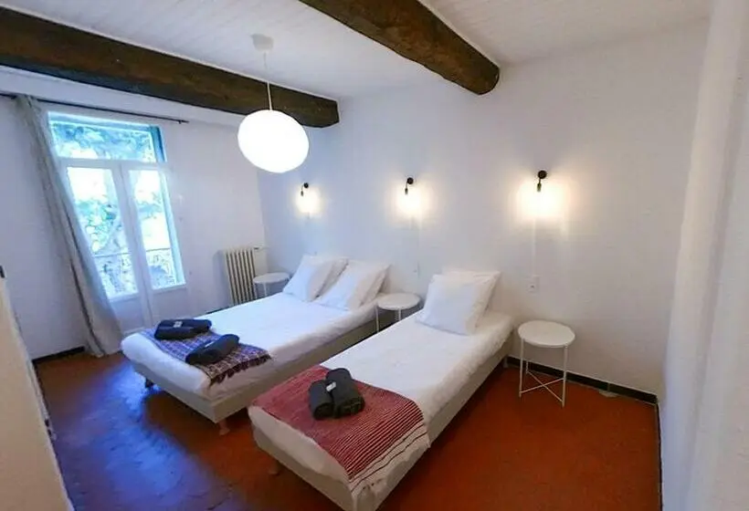 ファミリールーム, La Casa Dina