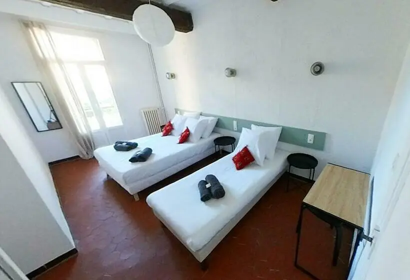 ファミリールーム, La Casa Dina