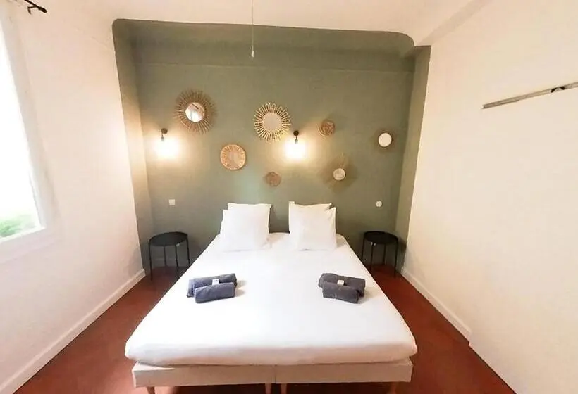 スタンダードルーム, La Casa Dina