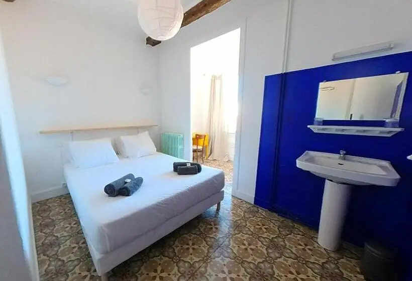 ルームシェアのワンベッド, La Casa Dina