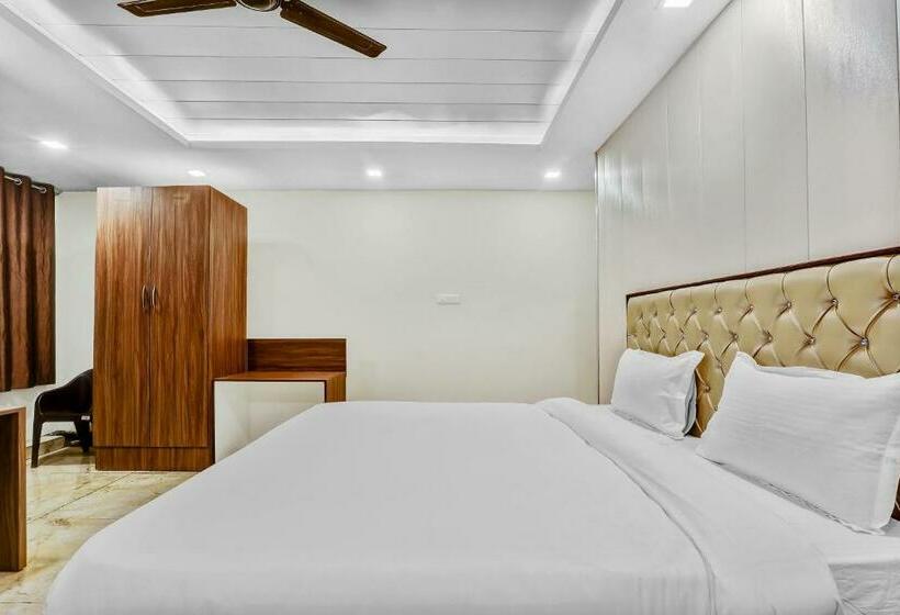 اتاق لوکس, Mauji S Legacy