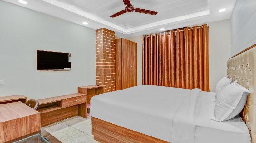 اتاق لوکس, Mauji S Legacy