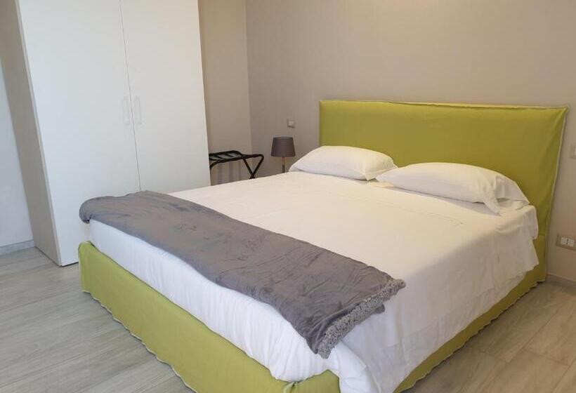 דירת חדר, Olivola Apartments