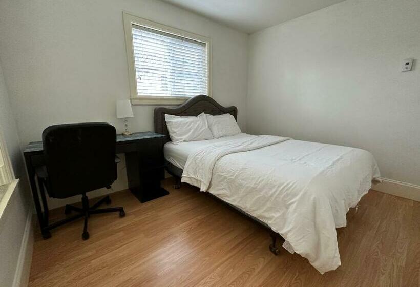 חדר סטודיו סטנדרד, Victory House