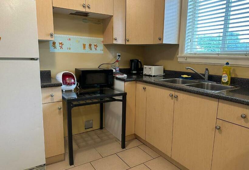 חדר סטודיו סטנדרד, Victory House