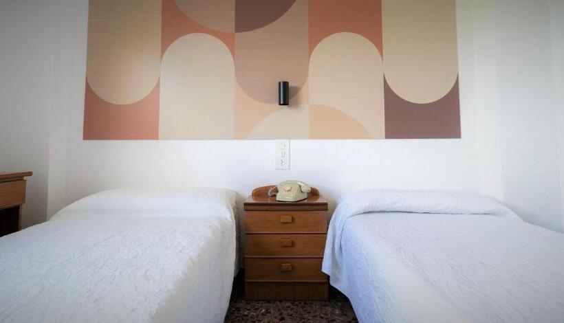 غرفة قياسية, Roig