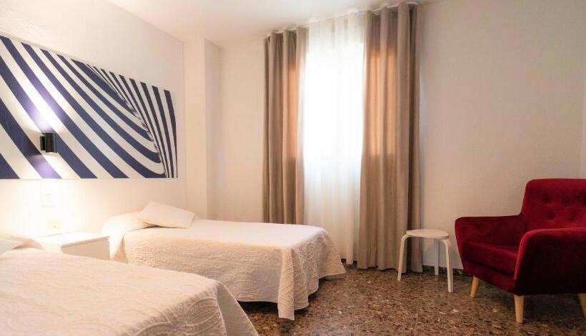 غرفة قياسية فردية, Roig