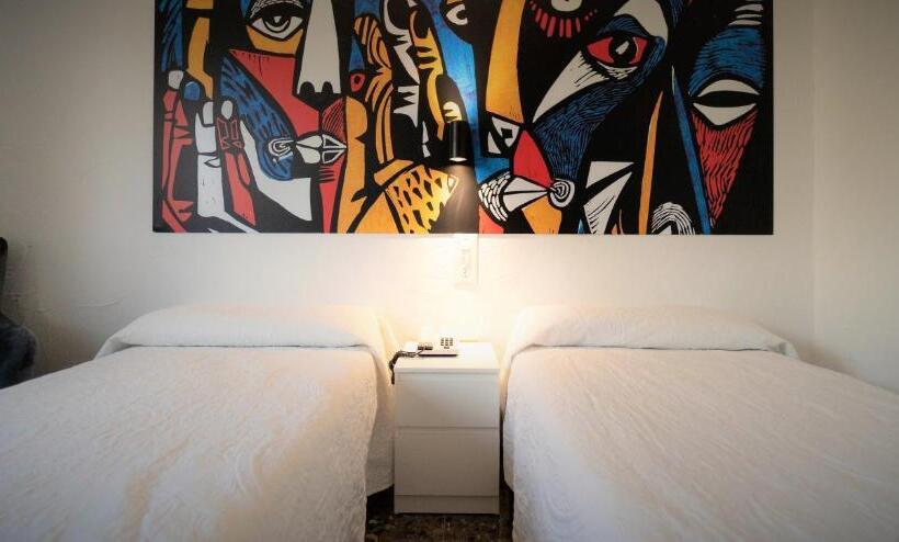 غرفة قياسية فردية, Roig