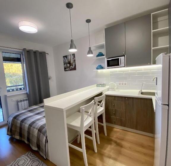 Standard Stúdió Erkéllyel, Shtil