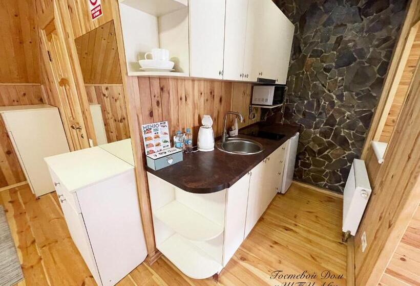 Standard Szoba, Shtil