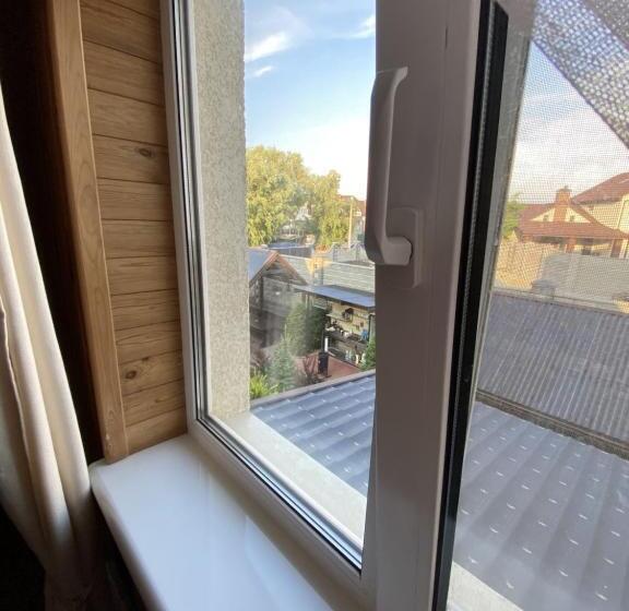 Standard Szoba, Shtil