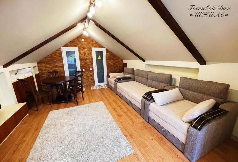 Négyágyas Standard Szoba, Shtil