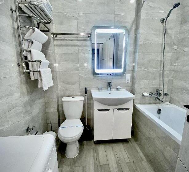 Négyágyas Deluxe Szoba, Shtil