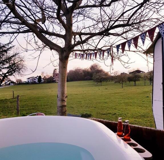 ２ベッドルームアパートメント, Uelis Stöckli Familienfreundliche Wohnung Auf Dem Bauernhof Mit Hotpot Und Alpakatrekking