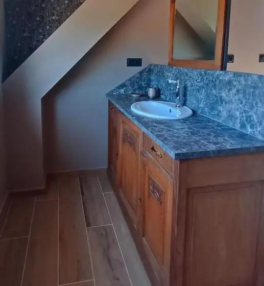 デラックスルーム, Sous Les Pins Gîtes Et Chambres D Hôtes