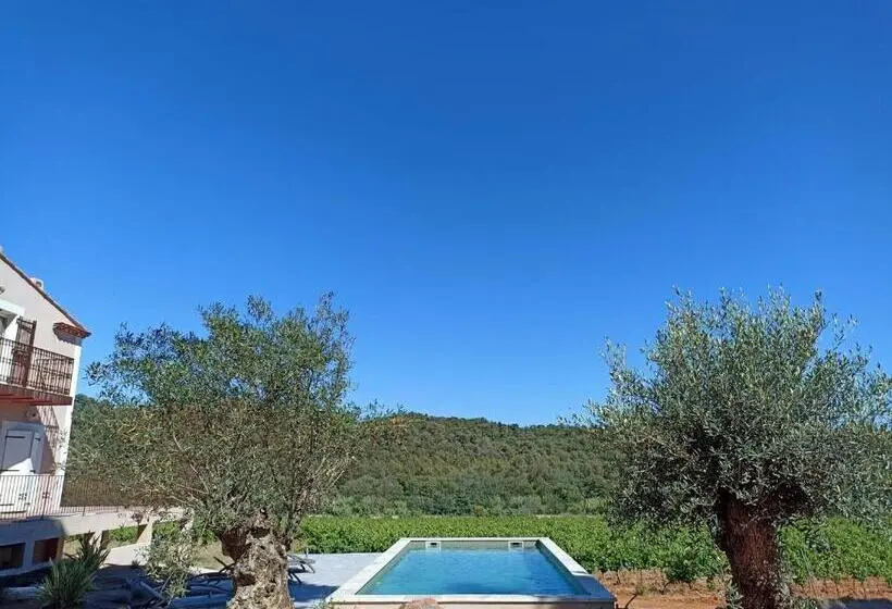 デラックスルーム, Sous Les Pins Gîtes Et Chambres D Hôtes