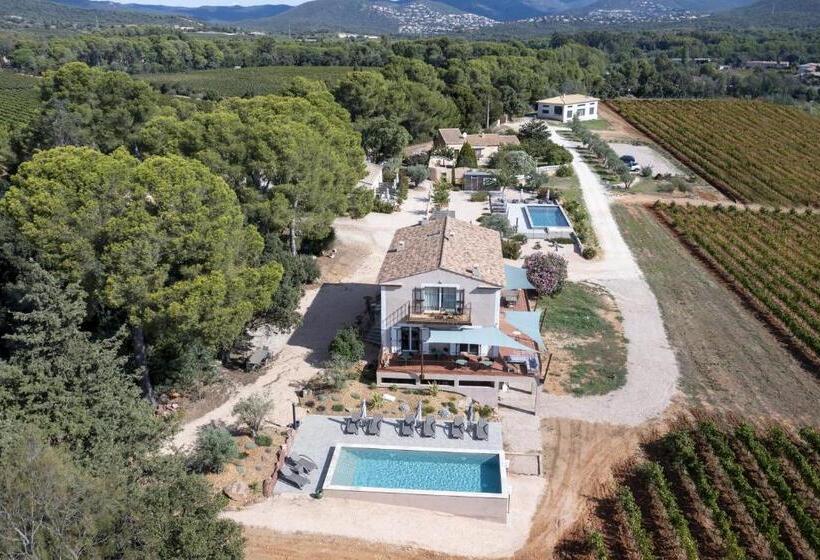 디럭스 룸, Sous Les Pins Gîtes Et Chambres D Hôtes