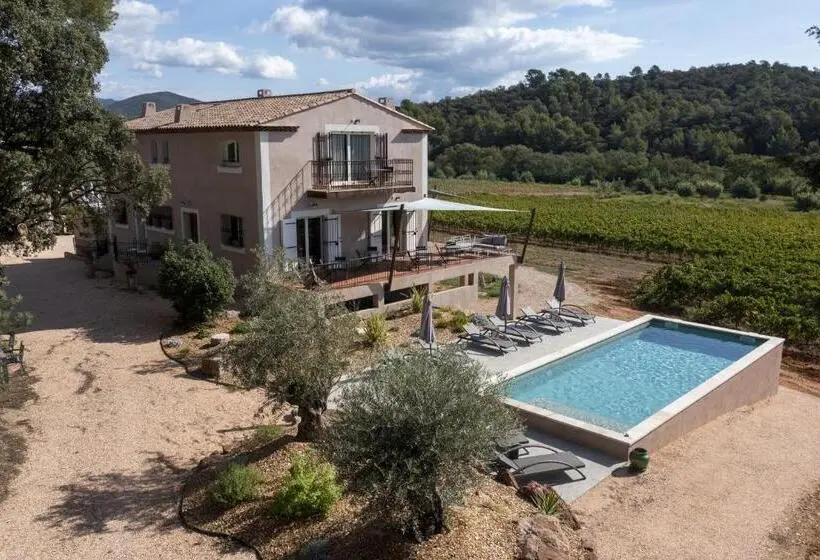 デラックスルーム, Sous Les Pins Gîtes Et Chambres D Hôtes