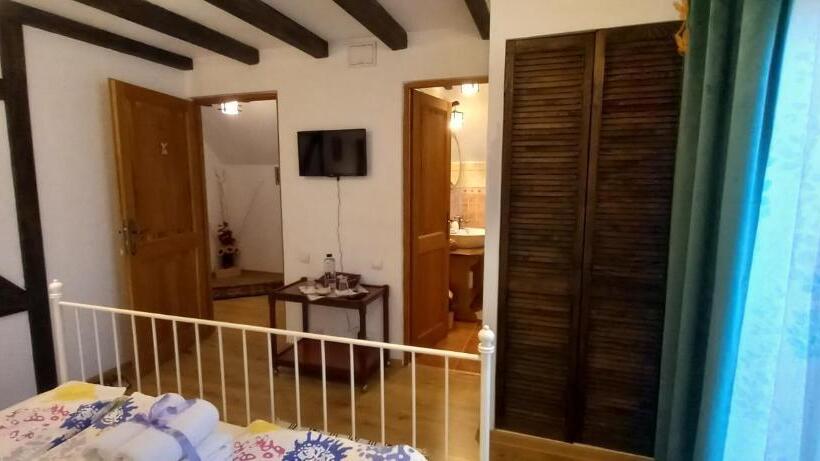 Номер Стандарт с Балконом, Casuta Din Lunca