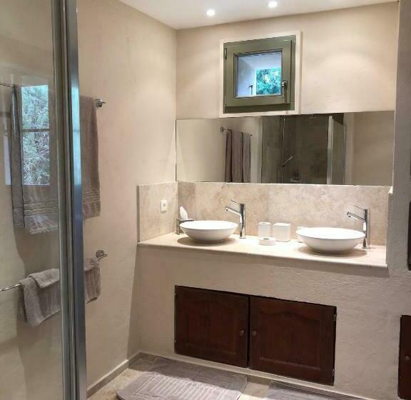 غرفة قياسية, Four De Cony