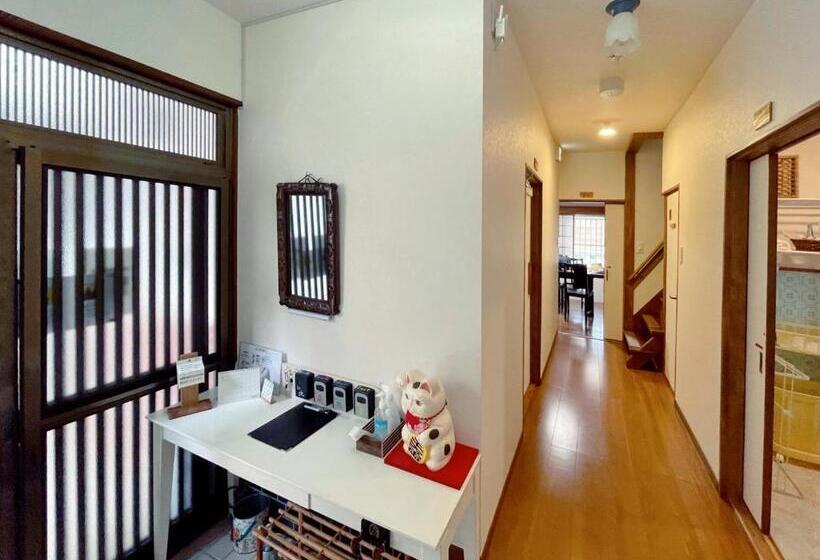 バスルーム共有のトリプルスタンダード, Waraku No2,guesthouse Near Kix
