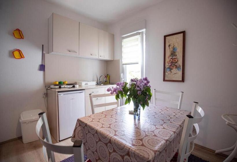 آپارتمان 1 خوابه, Apartmani Didić