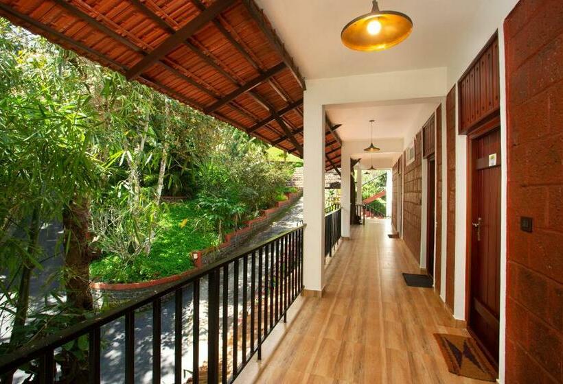 小室, The Porcupine Castle Resort