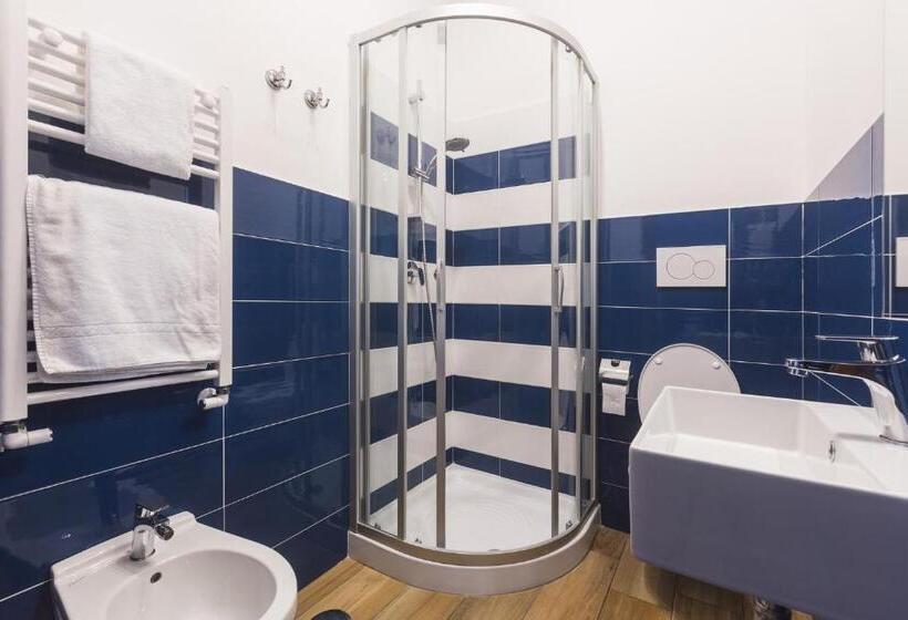 اتاق استاندارد, Central Plaza Sorrento Coast