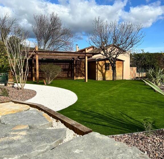 غرفة قياسية مطلّة علي حمام السباحة, Mélisande Au Pays Des Orjouliers