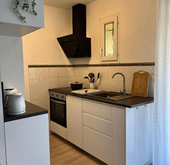 منزل غرفة نوم واحدة, Mélisande Au Pays Des Orjouliers