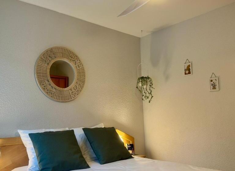 منزل غرفة نوم واحدة, Mélisande Au Pays Des Orjouliers