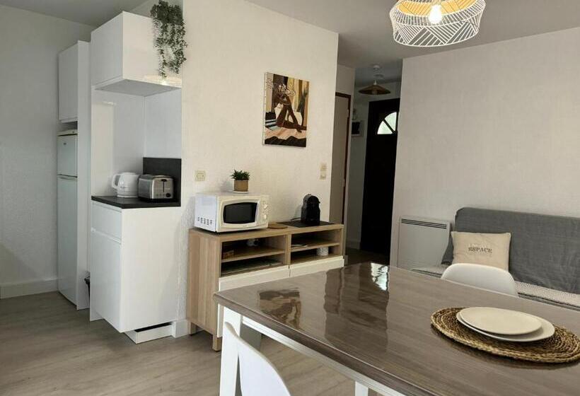 منزل غرفة نوم واحدة, Mélisande Au Pays Des Orjouliers