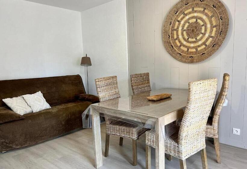 منزل غرفتين نوم, Mélisande Au Pays Des Orjouliers