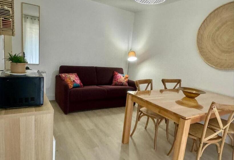 منزل غرفتين نوم, Mélisande Au Pays Des Orjouliers